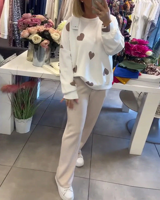 Amora™ | Cozy Heart Sweatshirt